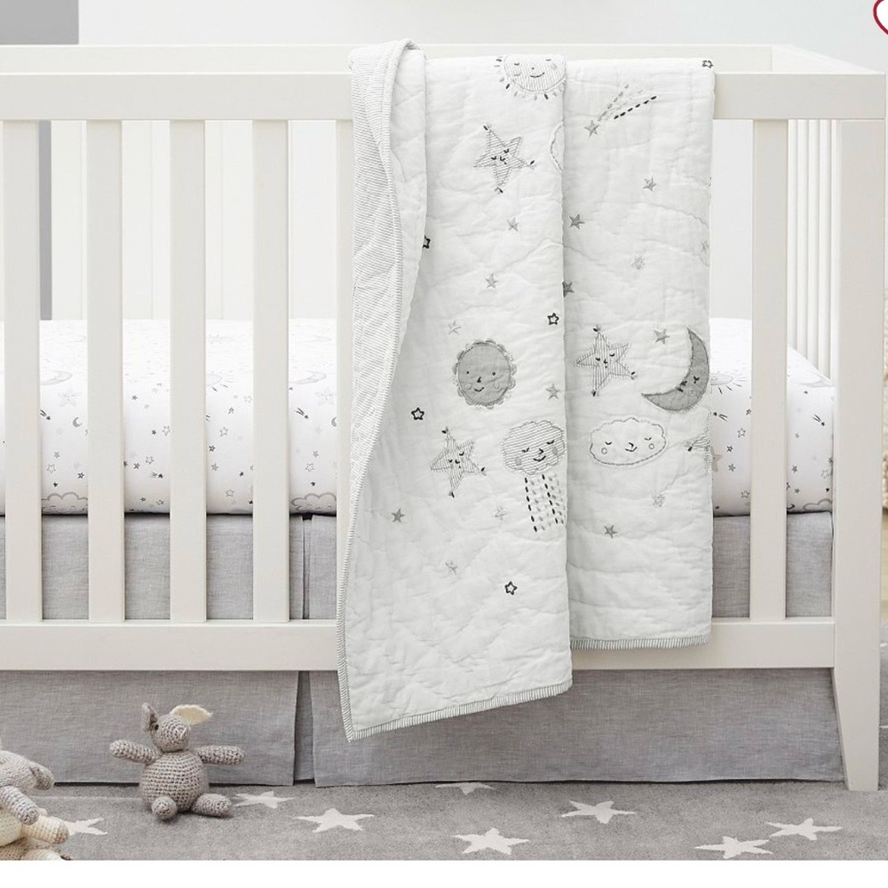 Pottery Barn Kids White and Gray Starry Quilt Sky crib or toddler bed size